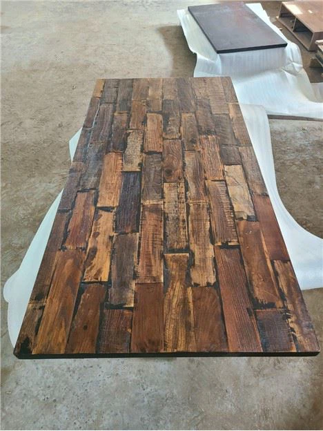 Escritorio de madera maciza de chapa de olmo antiguo